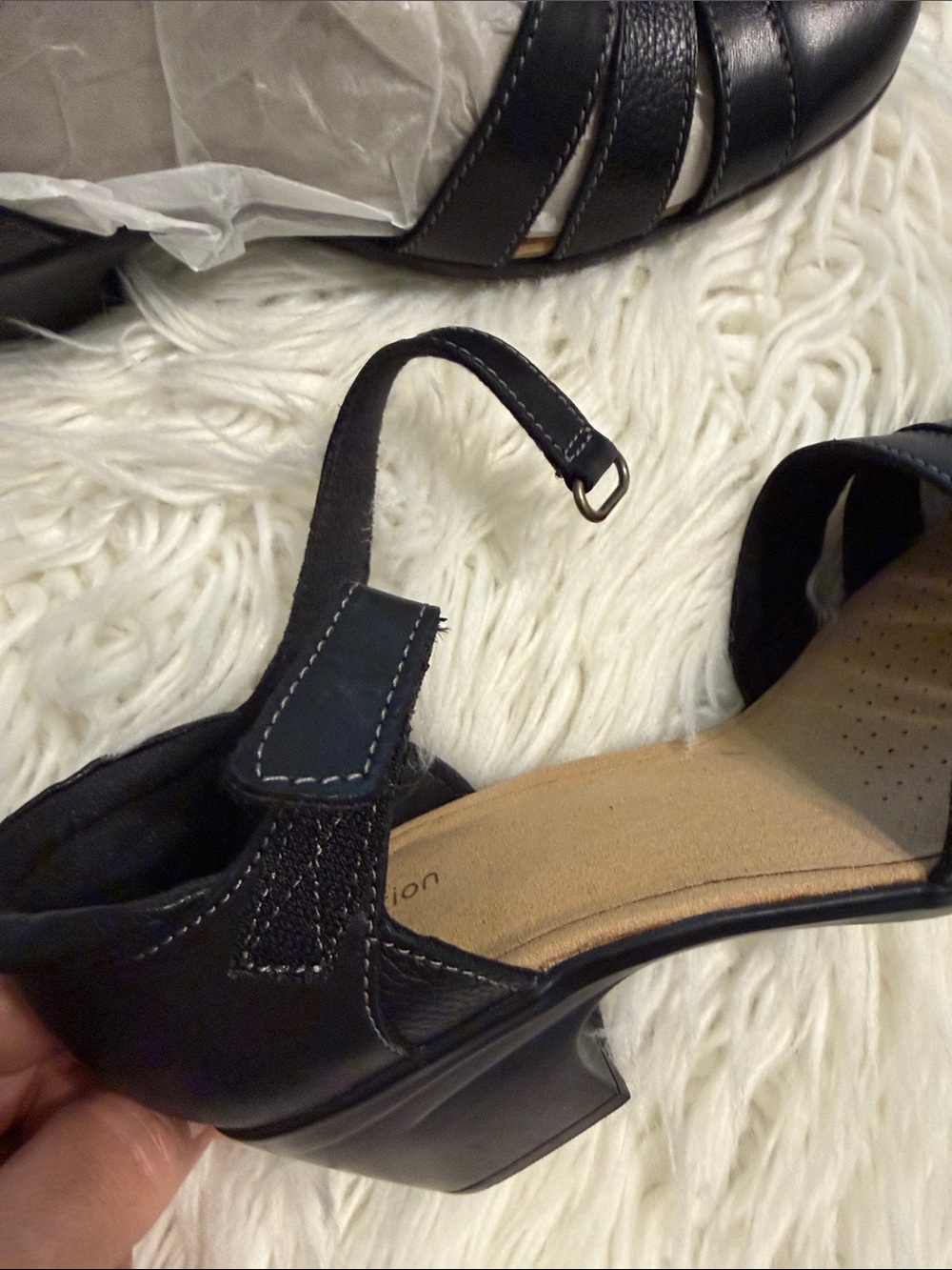 Clarks Black Low Heel Mary Jane Pumps size 8.5 BNWOT see all photos - Picture 5 of 8